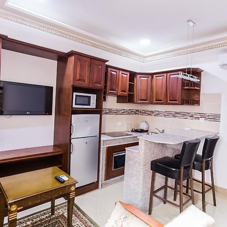 Residence Hoteliere Le Jomonia 리브르빌 외부 사진