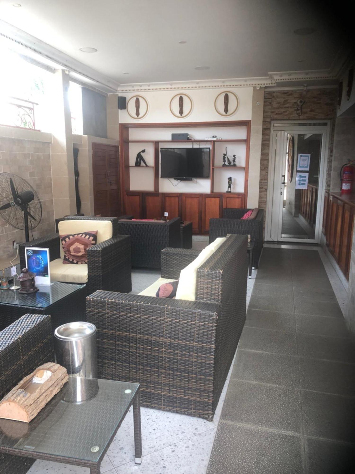 Residence Hoteliere Le Jomonia 리브르빌 외부 사진
