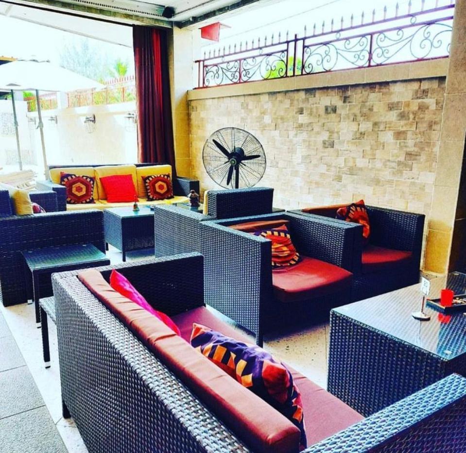 Residence Hoteliere Le Jomonia 리브르빌 외부 사진
