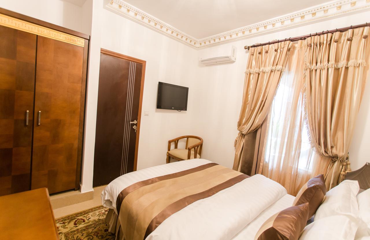 Residence Hoteliere Le Jomonia 리브르빌 외부 사진