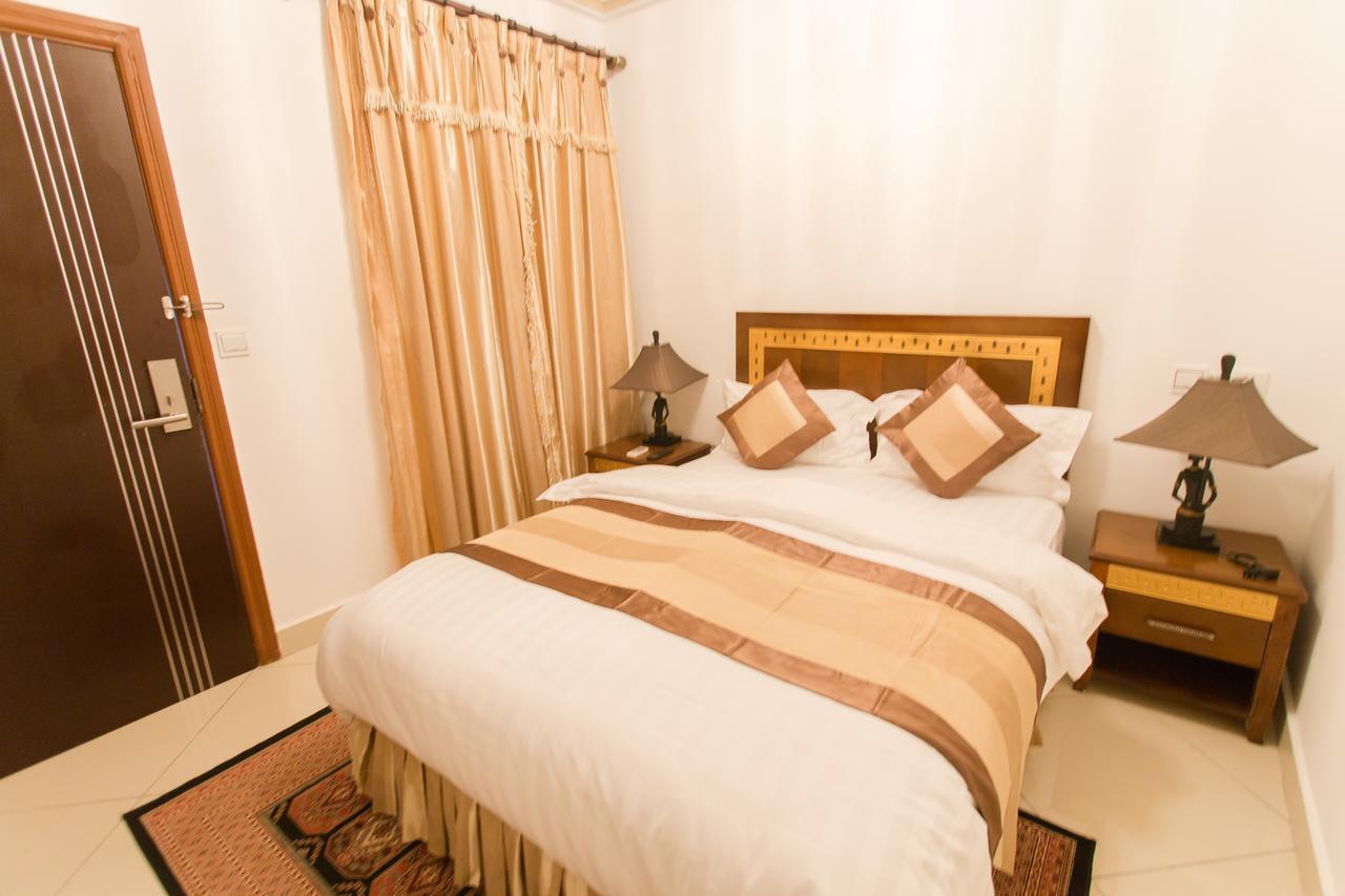 Residence Hoteliere Le Jomonia 리브르빌 외부 사진