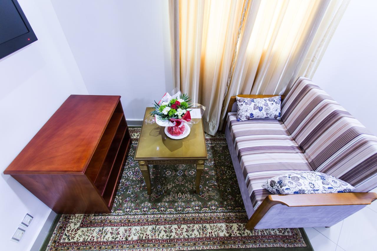 Residence Hoteliere Le Jomonia 리브르빌 외부 사진