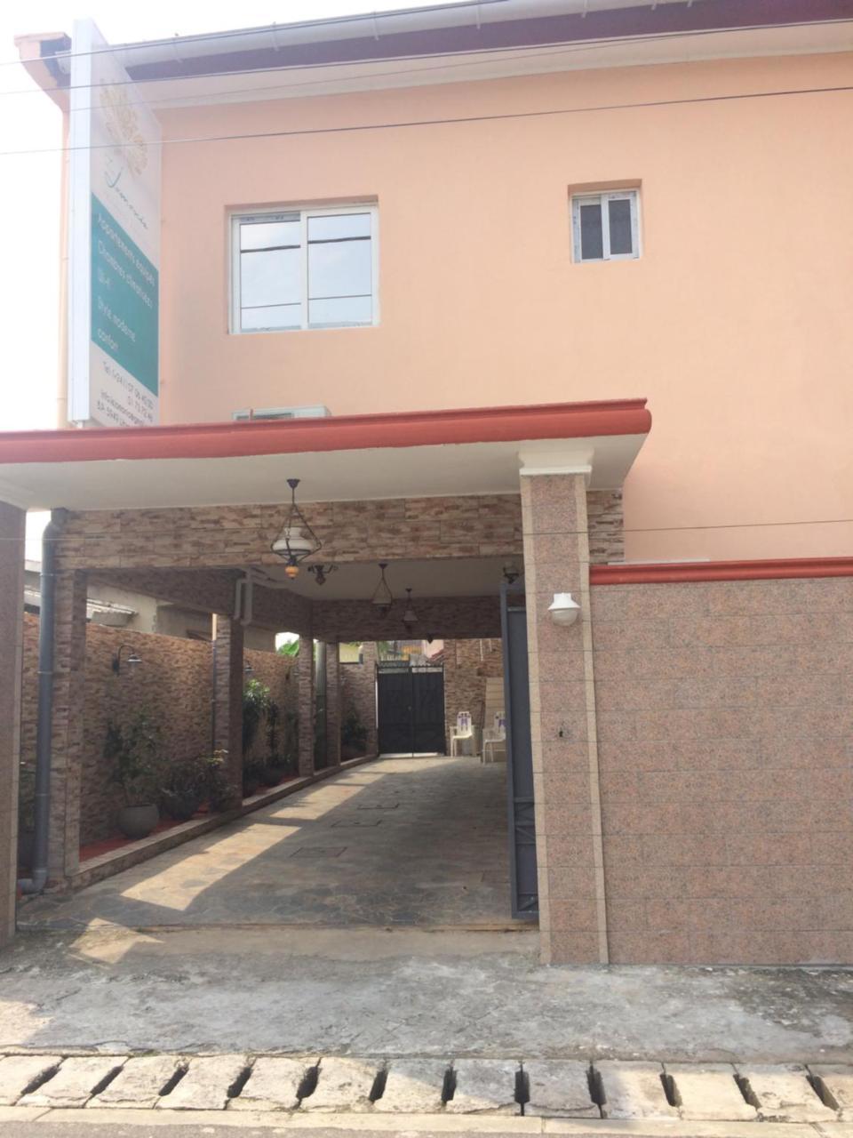 Residence Hoteliere Le Jomonia 리브르빌 외부 사진